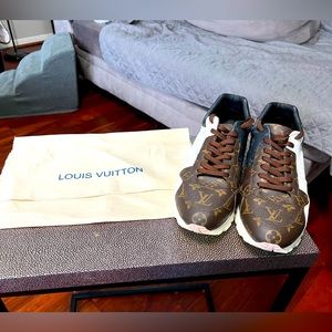 Louis Vuitton run away women's sneakers size 10 -  EUC